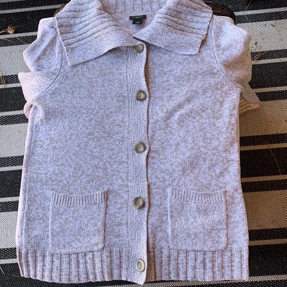 Ann Taylor cardigan sweater size medium - Picture 5 of 13